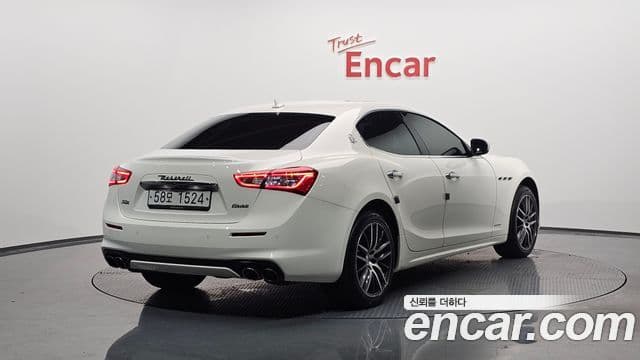 Maserati Ghibli 2