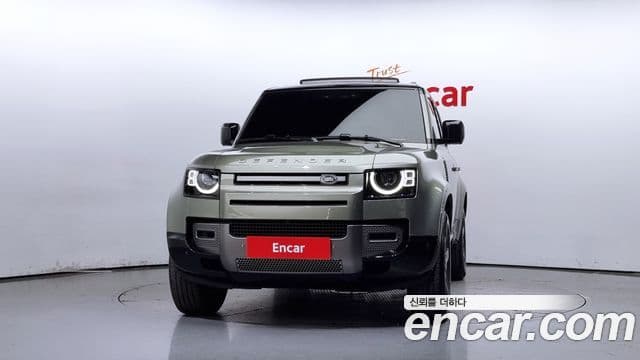 Land Rover Defender (L663) 3