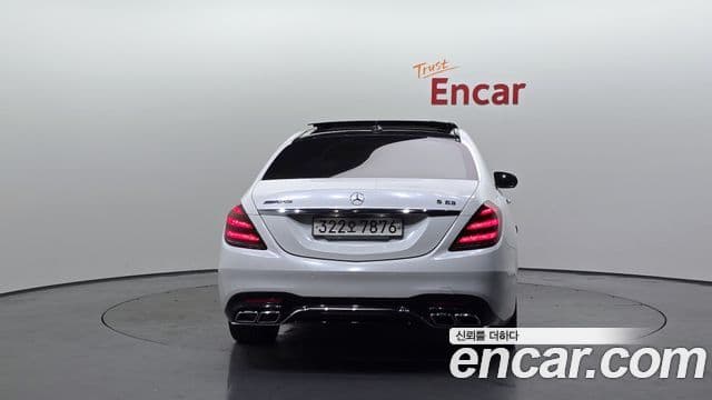 Mercedes-Benz S-Class W222 4