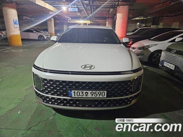 Hyundai Grandeur (GN7) 1