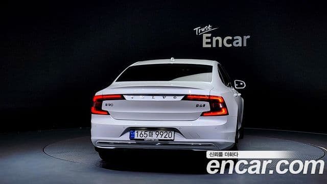 Volvo S90 4