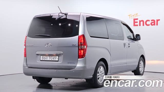Hyundai Grand Starex 2