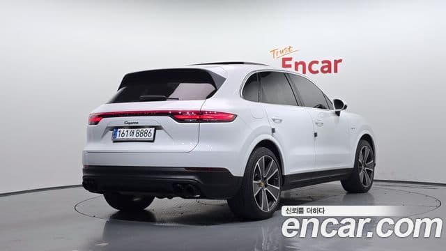 Porsche Cayenne (PO536) 2