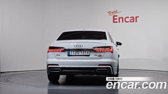 Audi A6 (C8) 3