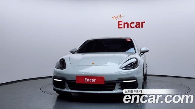 Porsche Panamera (971) 3