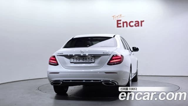 Mercedes-Benz E-Class W213 3