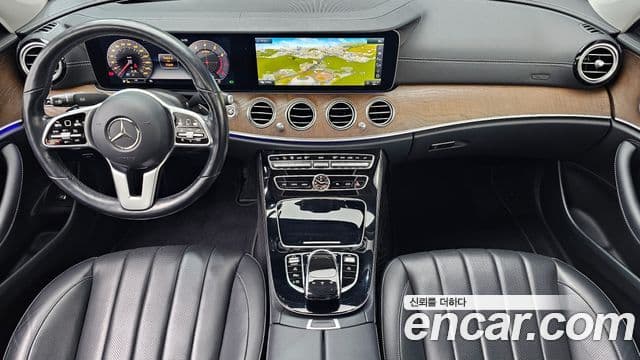 Mercedes-Benz E-Class W213 4