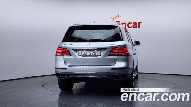 Mercedes-Benz GLE-Class W166 4