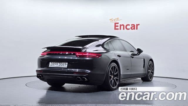 Porsche Panamera (971) 2