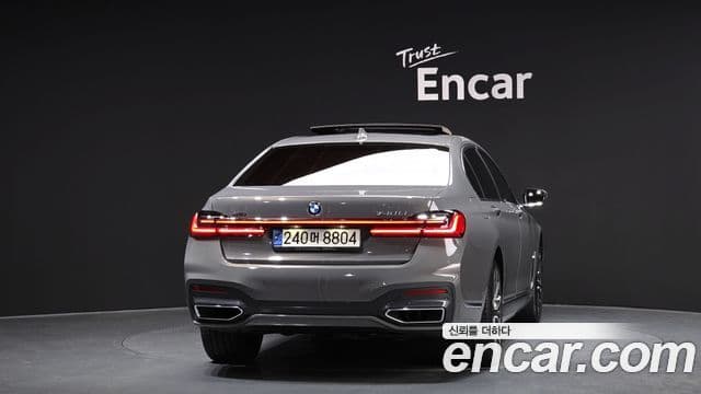 BMW 7 Series (G11) 3