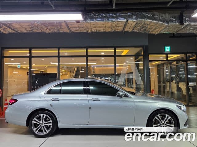 Mercedes-Benz E-Class W213 3