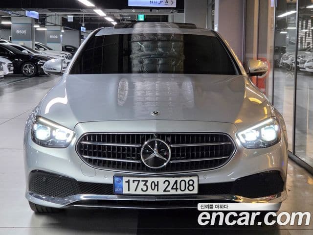 Mercedes-Benz E-Class W213 4