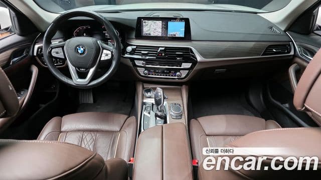 BMW 5 Series (G30) 4