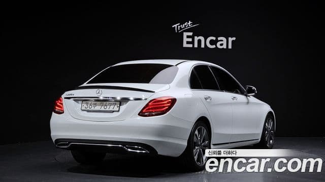 Mercedes-Benz C-Class W205 2