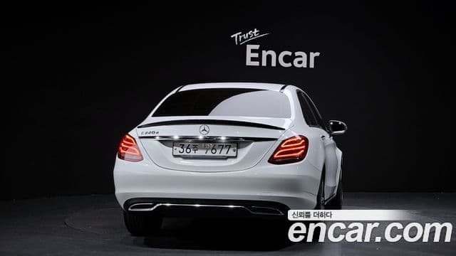 Mercedes-Benz C-Class W205 4