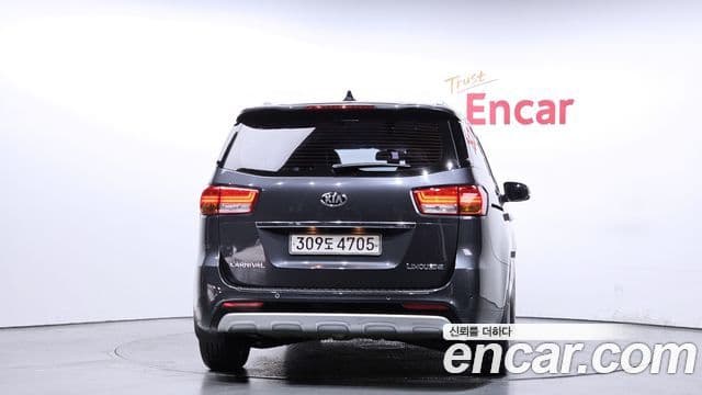 Kia All New Carnival 4