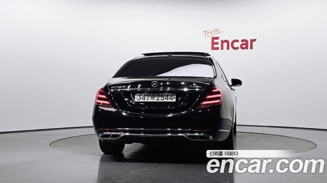 Mercedes-Benz S-Class W222 4