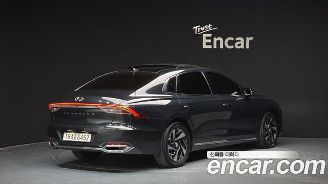 Hyundai The New Grandeur IG Hybrid 2