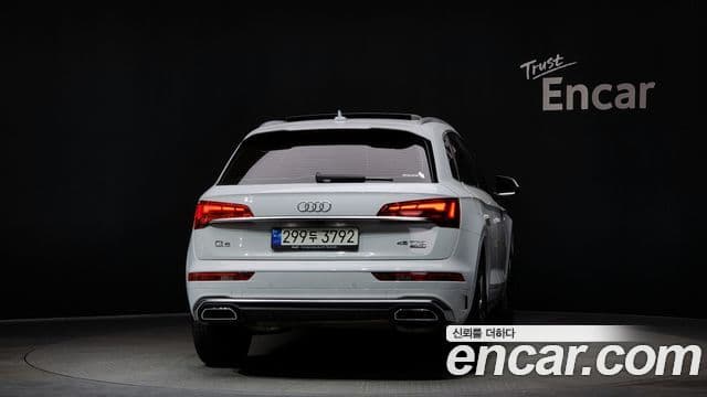 Audi Q5 (FY) 3