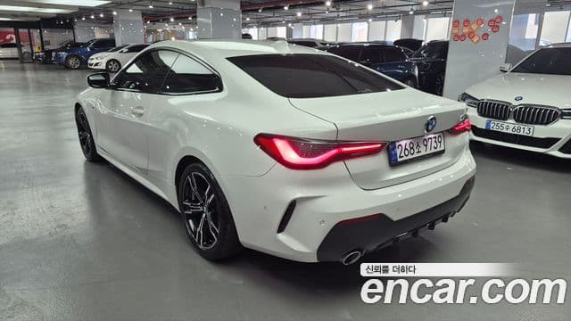 BMW 4 Series (G22) 4