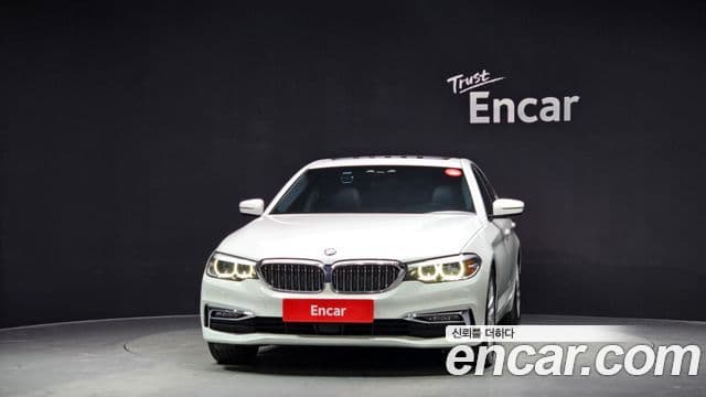 BMW 5 Series (G30) 2