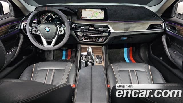 BMW 5 Series (G30) 4