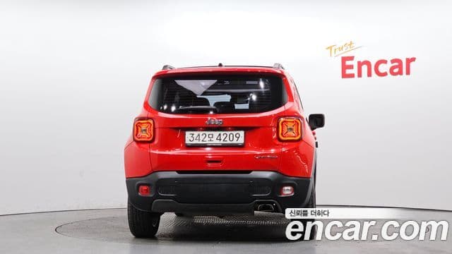 Jeep Renegade 4