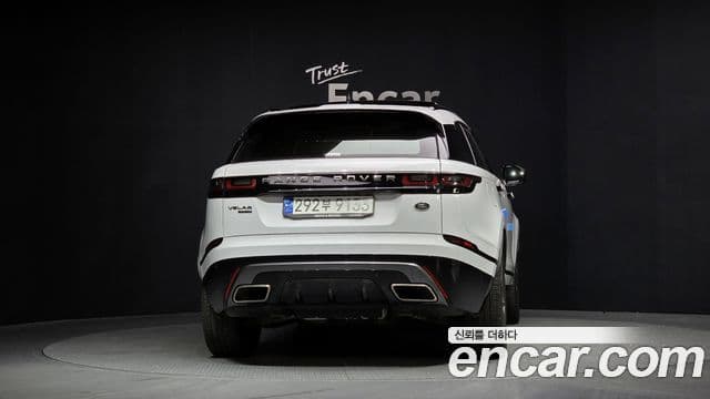 Land Rover Range Rover Velar 4