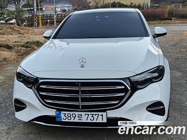 Mercedes-Benz E-Class W214 1