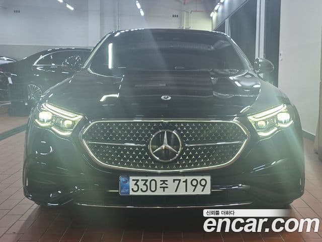 Mercedes-Benz E-Class W214 1