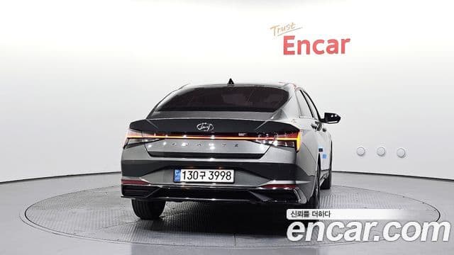 Hyundai Avante (CN7) 4