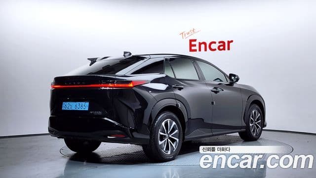 Lexus RZ450e 2