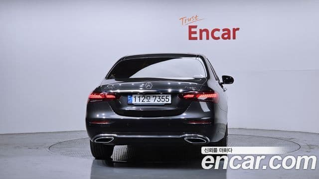 Mercedes-Benz E-Class W213 3