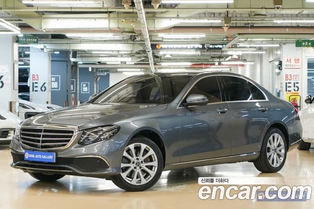 Mercedes-Benz E-Class W213 1