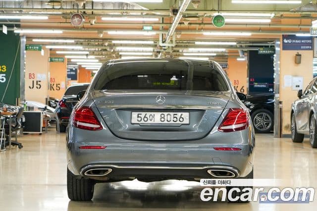 Mercedes-Benz E-Class W213 4