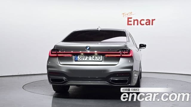 BMW 7 Series (G11) 4