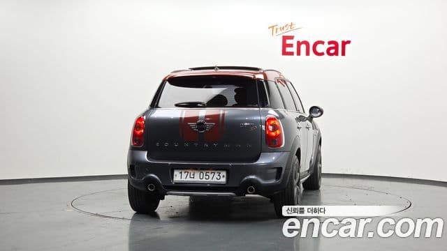MINI Cooper SD Countryman 4