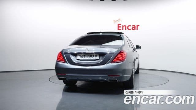 Mercedes-Benz S-Class W222 4