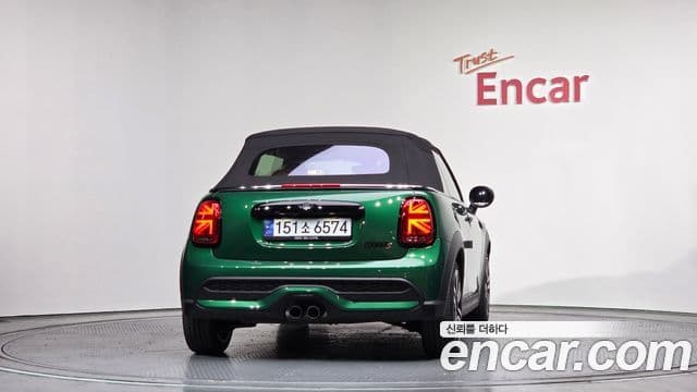 MINI Cooper S Convertible 4