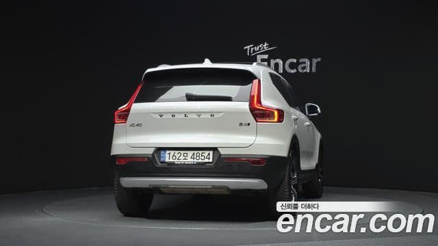 Volvo XC40 4