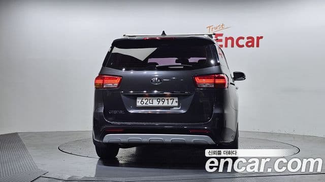 Kia All New Carnival 4
