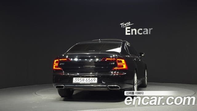 Volvo S90 4