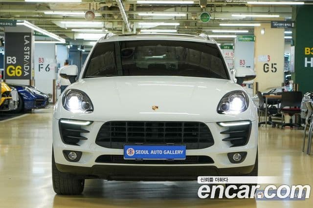 Porsche Macan 3