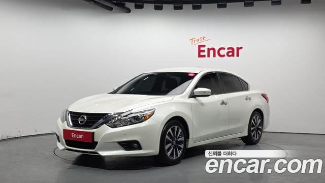 Nissan Altima 1
