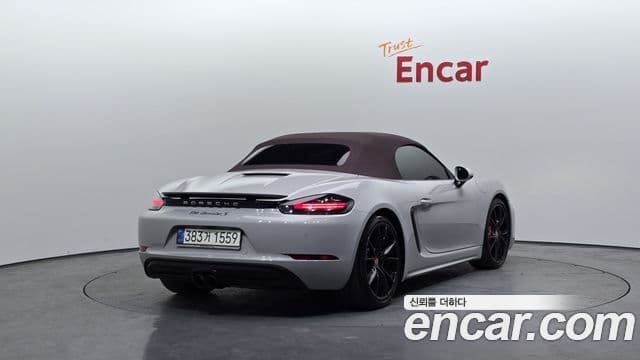Porsche 718 Boxster 2