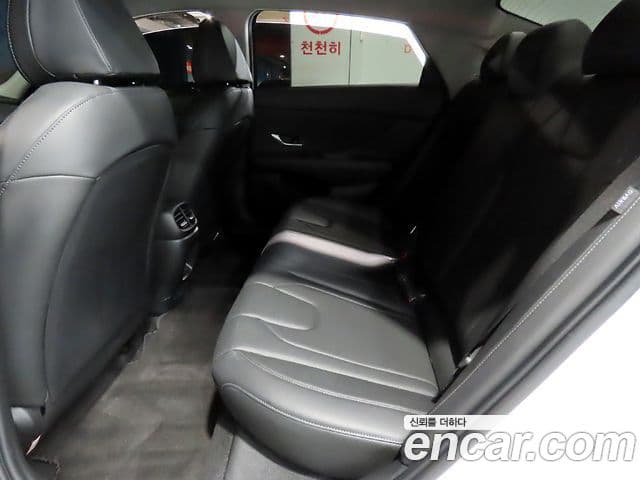 Hyundai The New Avante (CN7) 4