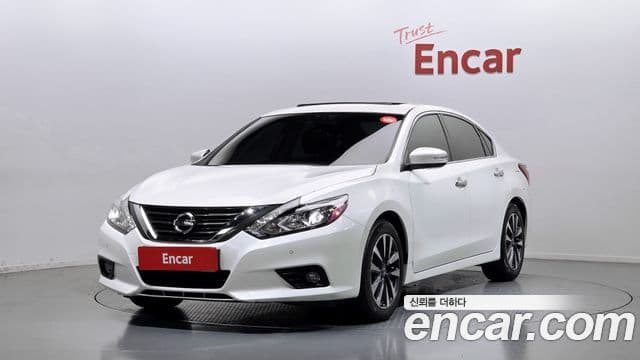 Nissan Altima 1