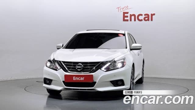 Nissan Altima 3