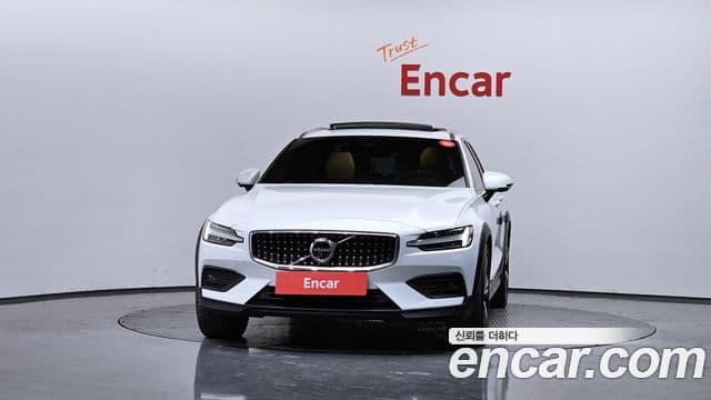 Volvo V60 Cross Country 2nd Gen 2