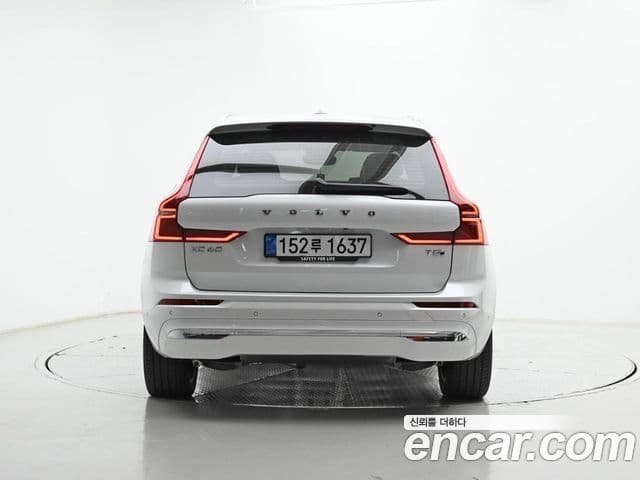 Volvo XC60 2nd Gen 4